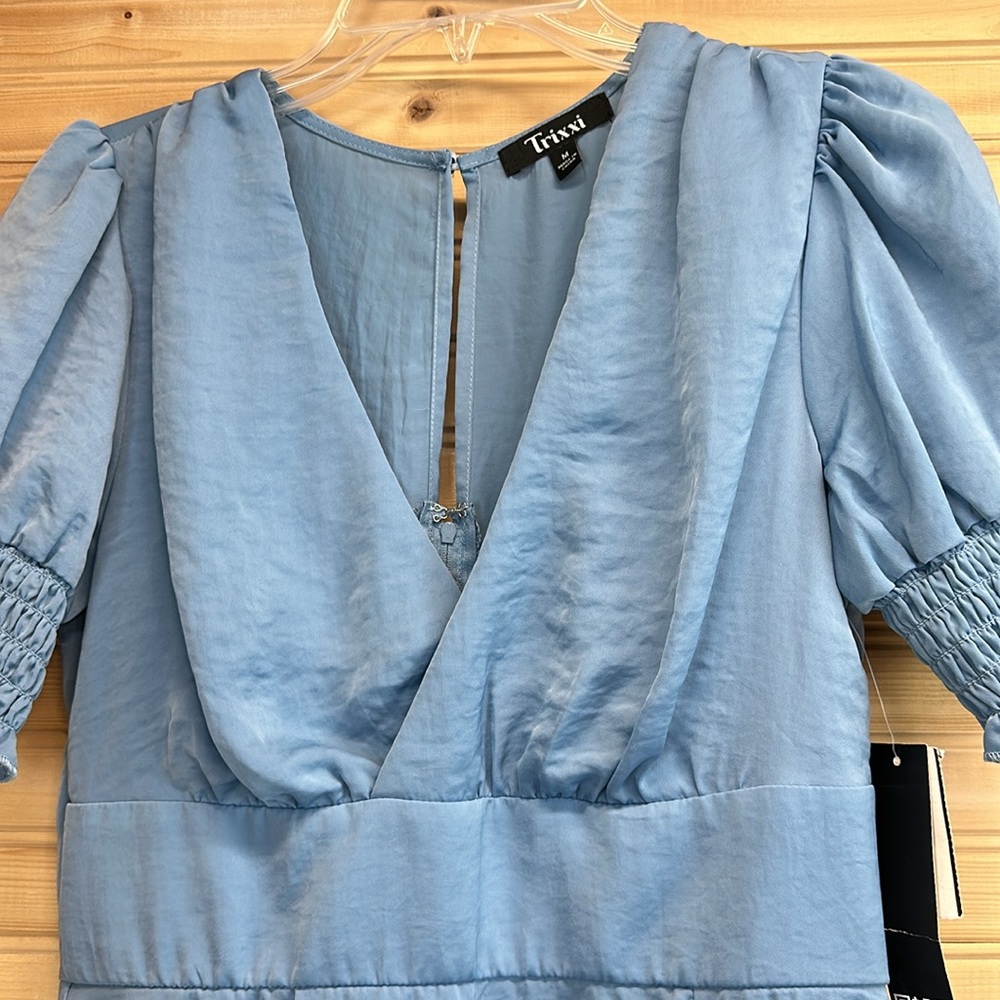 Trixxi Dress Size Medium NWT Beautiful Blue and Cute Sleeves - Picture 4 of 8